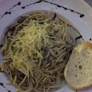 Spaguetti en salsa burro con portobello