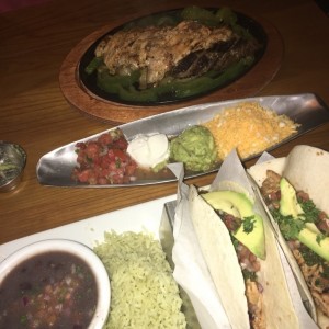 fajitas y tacos rancheros de pollo