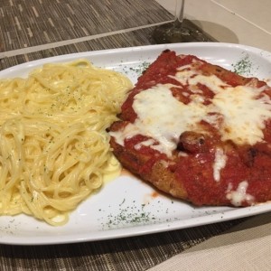 Milanesa de Pollo con Pasta