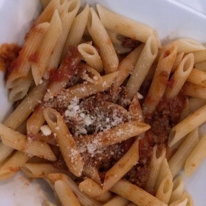 Penne a la Bolonnesa pedido por mi sobri