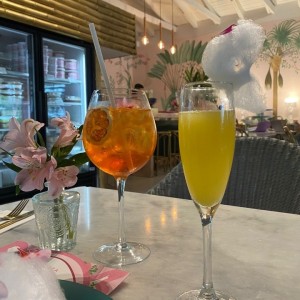 Aperol Spritz y mimosa