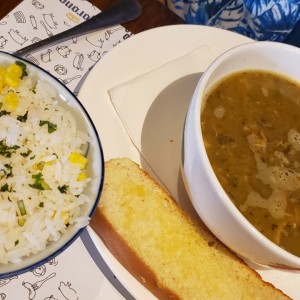 sopa de lenteja con pollo