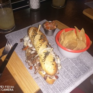 Platos Principales - Philly Cheesesteak