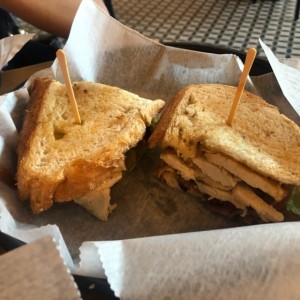 Sandwich pollo club