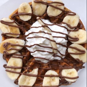 waffle de banana y chocolate