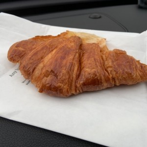 Duo Serrano Provolone Croissant