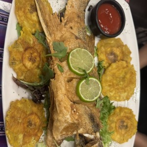 pescado frito con patacones