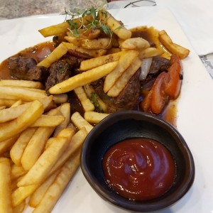 Lomo Saltado