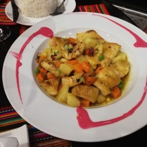 Pescado con vegetales 