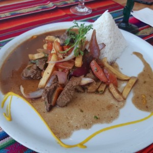 Lomo saltado