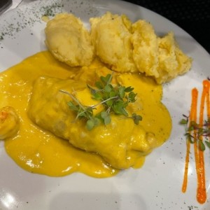 Corvina Rellena de Camarones