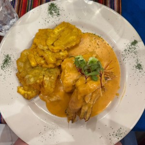 Corvina Rellena de Camarones