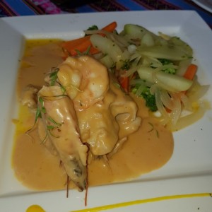 corvina rellena de langostinos