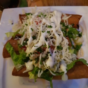 tacos dorados son 3