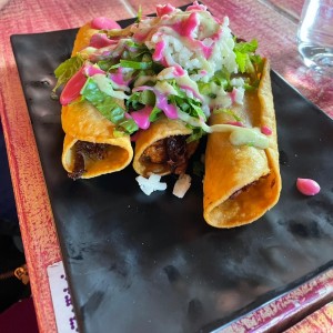 Tacos dorados