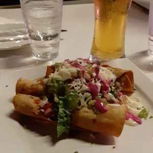 Tacos dorados