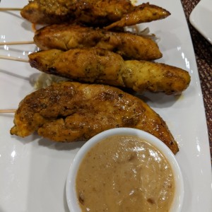 ENTRADAS - CHICKEN SATAY