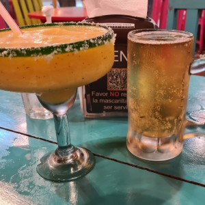 margarita y cerveza