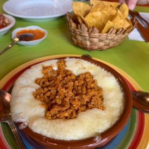 Queso Fundido con chorizo 