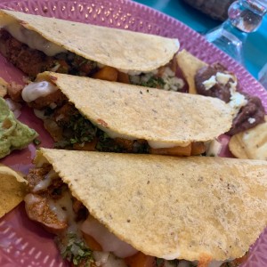 quesadillas al pastor