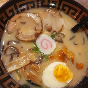 Ramen de puerco