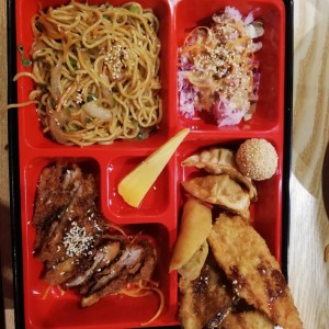 bento box de cerdo