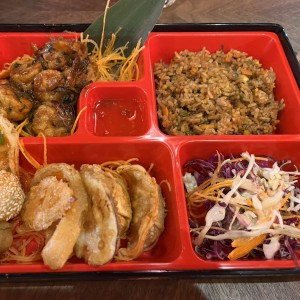 Bento box camaron teriyaki