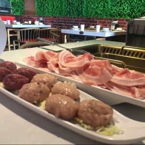 Bolas de carne, Bolas de Pollo y costillas de cerdo