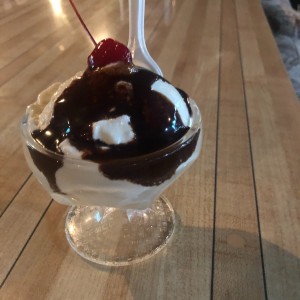 helado topping chocolate