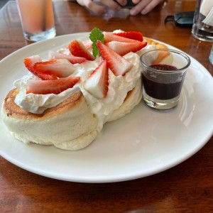 fluffly pancakes de fresas con crema 