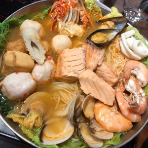 Mao Cai Noodles with Seafood, Vegetables and Meats