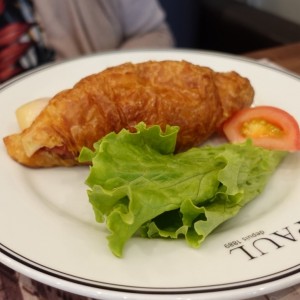 Notre Fameux Croissant aux Oeufs