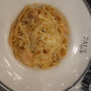 fetuccini con salmon ahumado