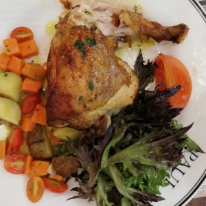 Pollo en finas hierbas con vegetales