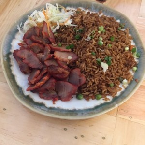 Lunch ejecutivo: puerco con arroz de vegetales