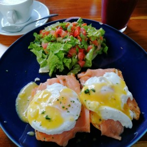 Huevos Benedictinos de Salmon