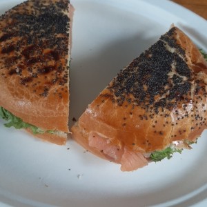 emparedado de salmon