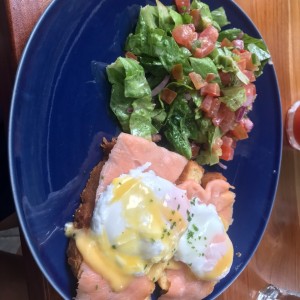 Huevos benedictinos con salmon