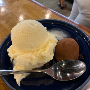 Helado de vainillla y Trufa de chocolate