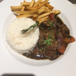 Lomo saltado