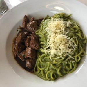 Spaghetti al Pesto con Lomo