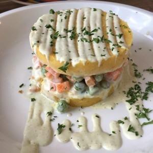 causa de camarones