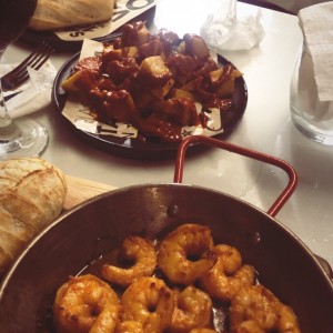 Gambas al ajillo + Patatas bravas