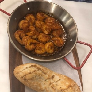 Camarones al Ajillo