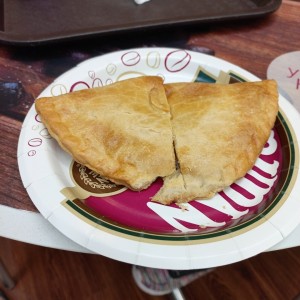 Empanada de queso y Jamon