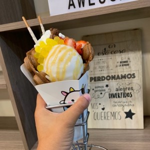 Egg waffle gelatto