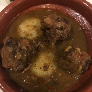 Rabo de Toro Estofado con Patatas