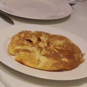 Tortilla de chorizo y Queso Manchego