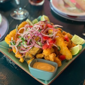 Chicharron de Pescado y Mariscos