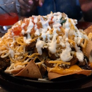 Nachos con carne y queso 